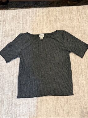 LOFT Charcoal Ribbed Scoop Neck Short Sleeve Top Womens size medium